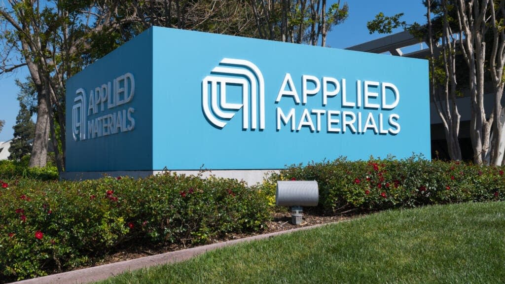 Applied Materials dan GlobalFoundries Bersatu Dorong Teknologi Fotonik untuk AI Masa Depan