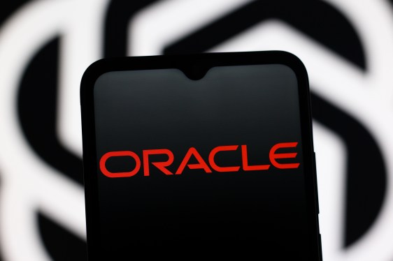 Oracle Incar Dana 15 Miliar Dolar untuk Dukung Kesepakatan Besar dengan OpenAI