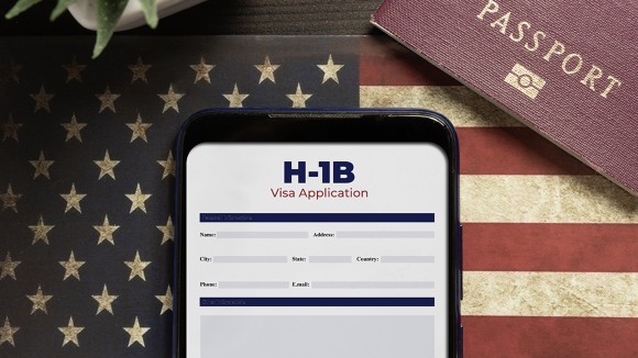 Dampak Besar Kenaikan Biaya Visa H-1B bagi Riset dan Pendidikan AS