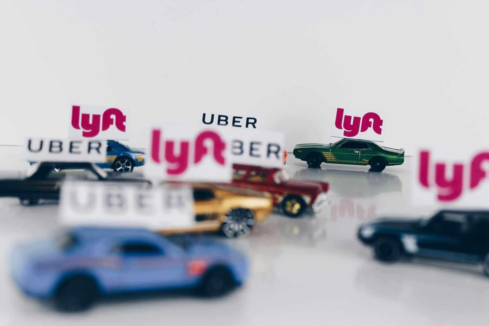 Perbandingan Saham Uber dan Lyft: Mana Pilihan Terbaik Investor Ride-Hailing?
