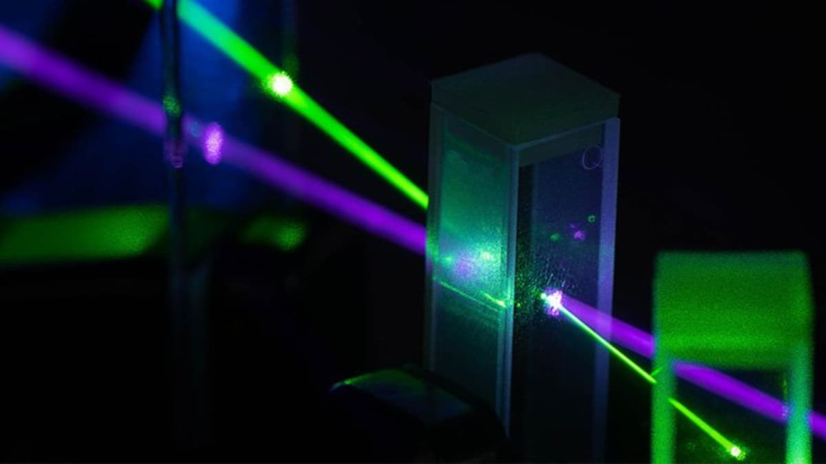 Router Fotonik Baru Dorong Internet Kuantum Dengan Akurasi Lebih Dari 99%