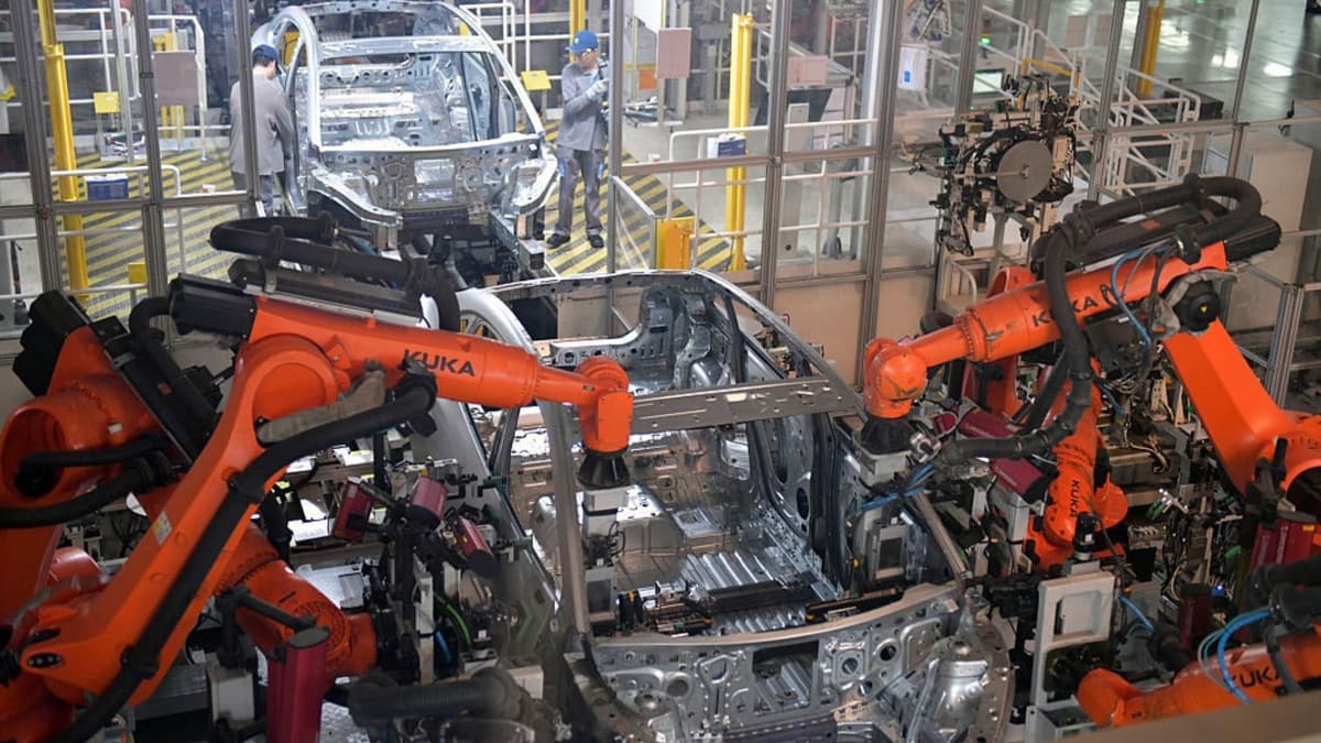 China Kuasai Dunia dengan Instalasi Robot Terbanyak di Pabrik
