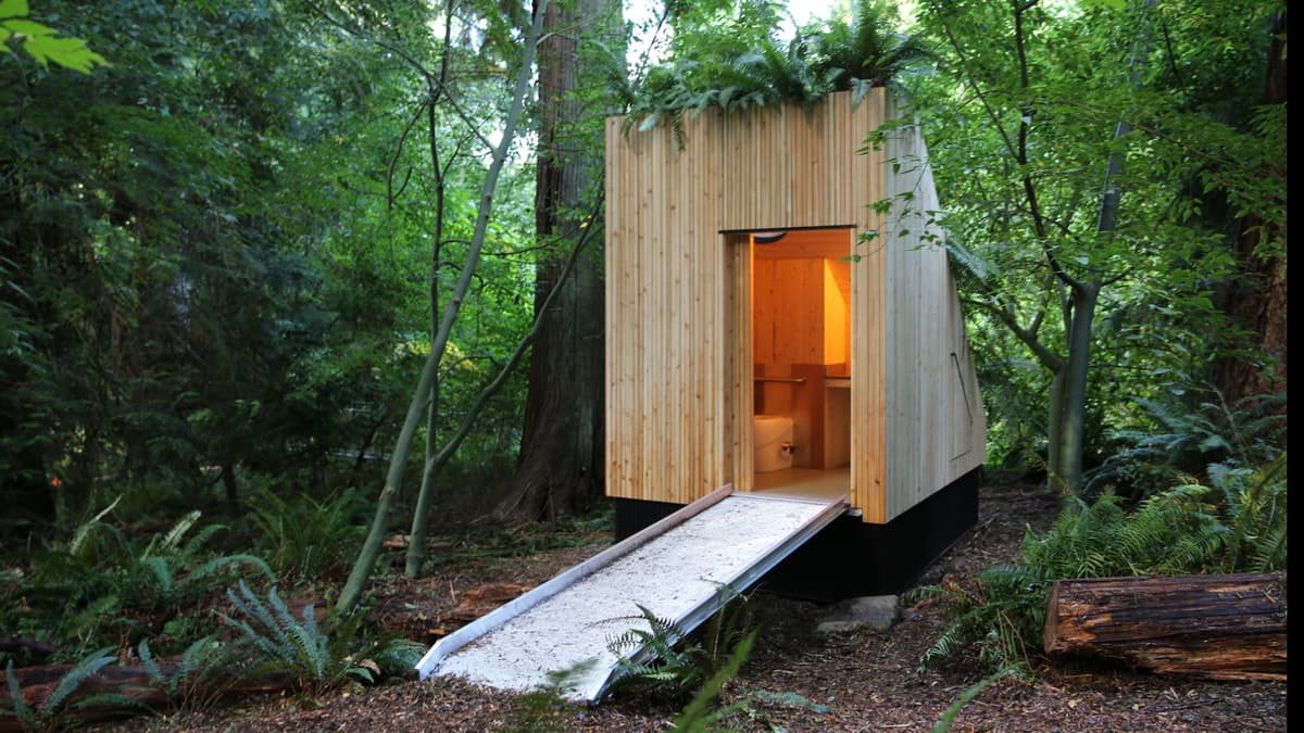 UBC Ciptakan Toilet Tanpa Air yang Olah Limbah Jadi Kompos Ramah Lingkungan