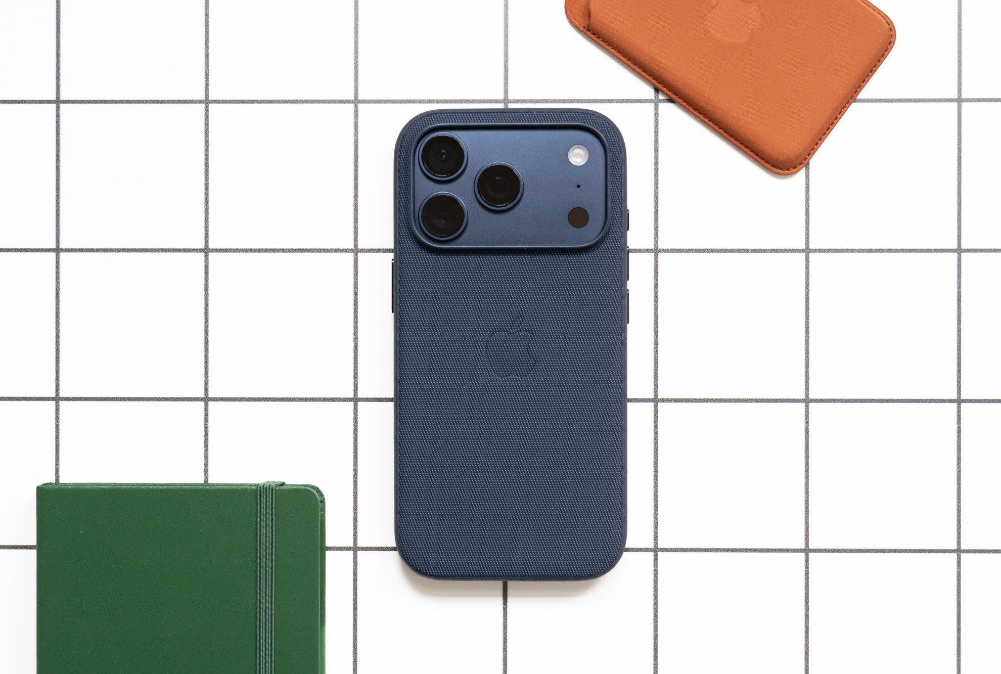 Apple Ganti FineWoven dengan TechWoven, Casing iPhone 17 Pro Jadi Lebih Tahan Lama