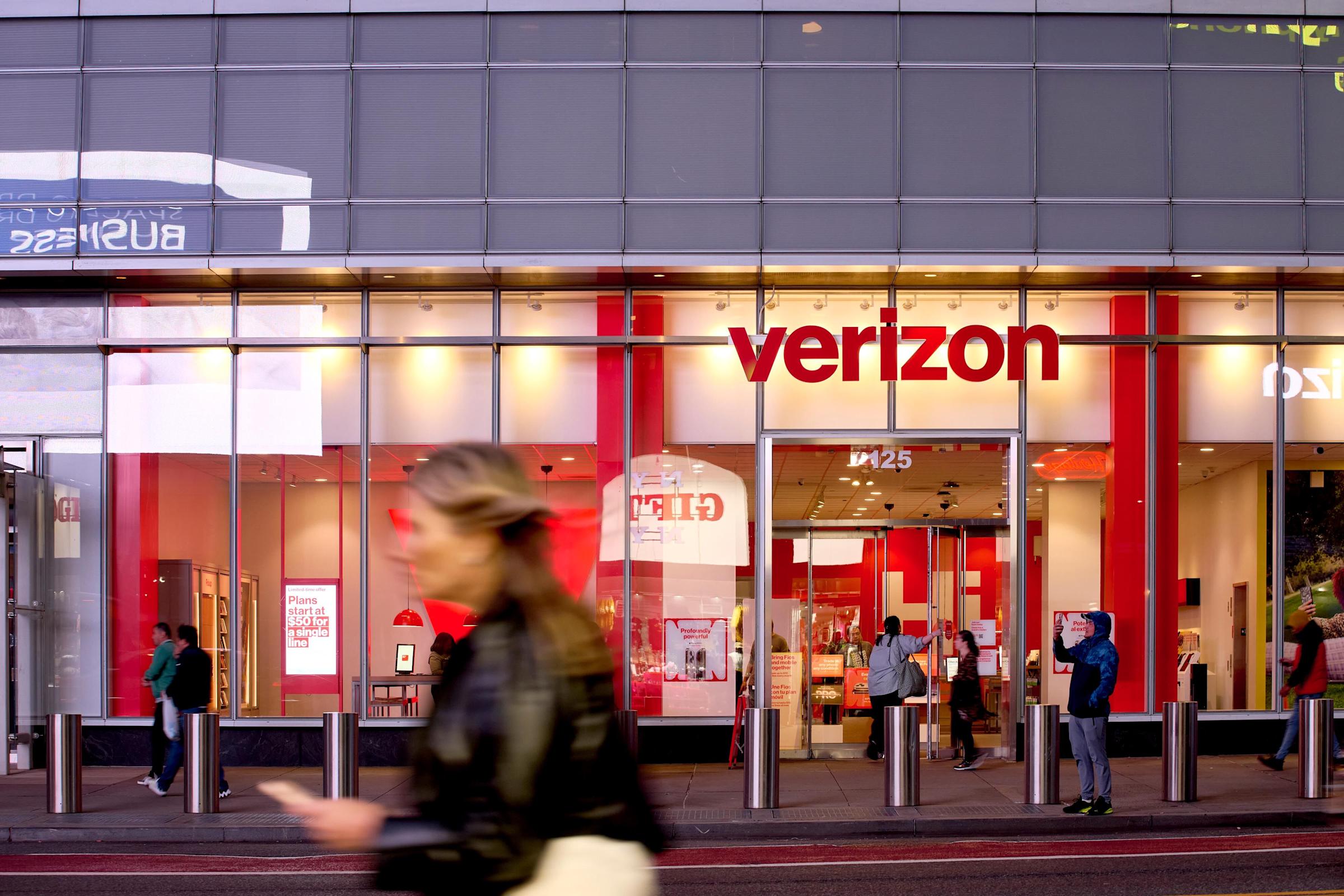 EchoStar Jual Spektrum AWS-3 ke Verizon, Strategi Hindari Kebangkrutan