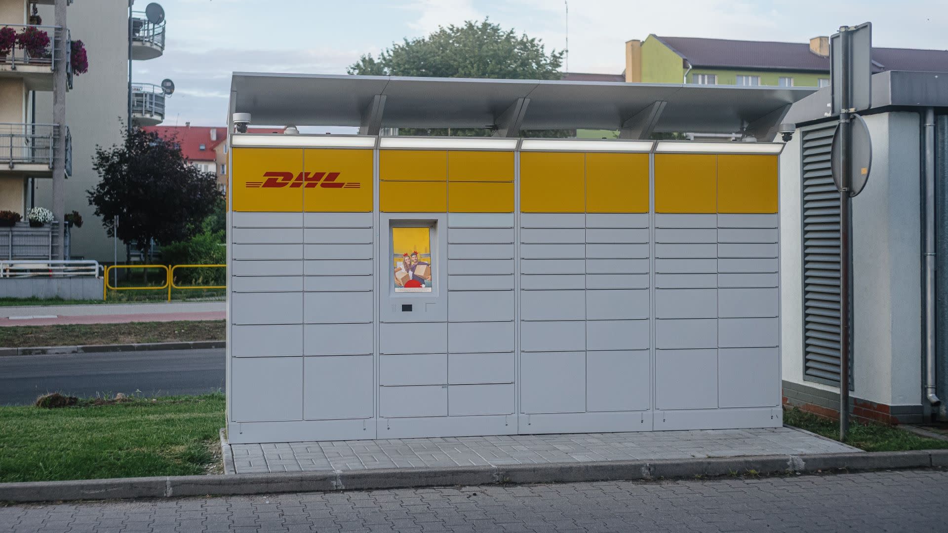 DHL eCommerce Ambil Alih Full APM Solutions untuk Perluas Jaringan Loker Paket di Polandia