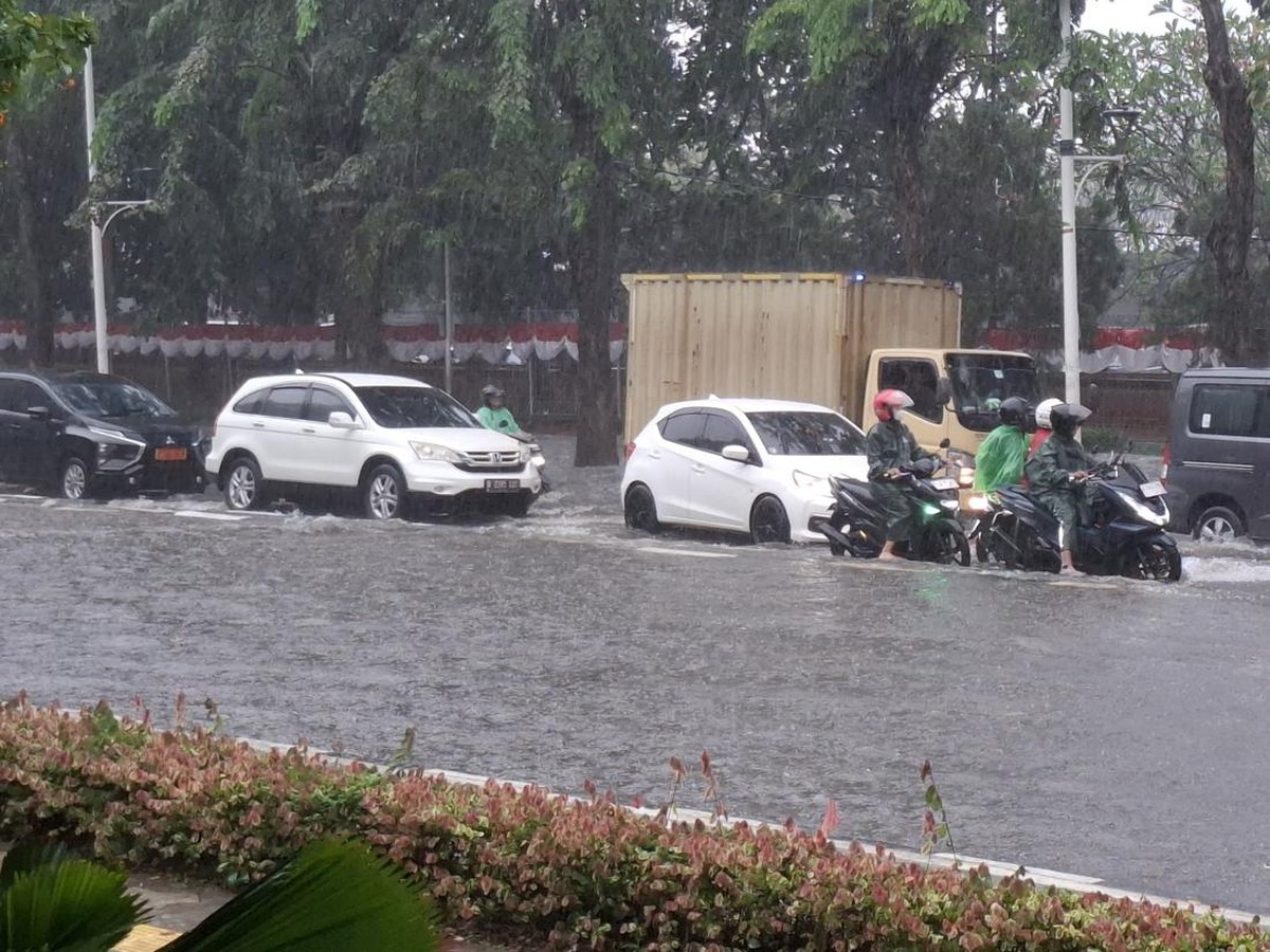 BMKG Ingatkan Waspadai Banjir Saat Peralihan Musim di Indonesia
