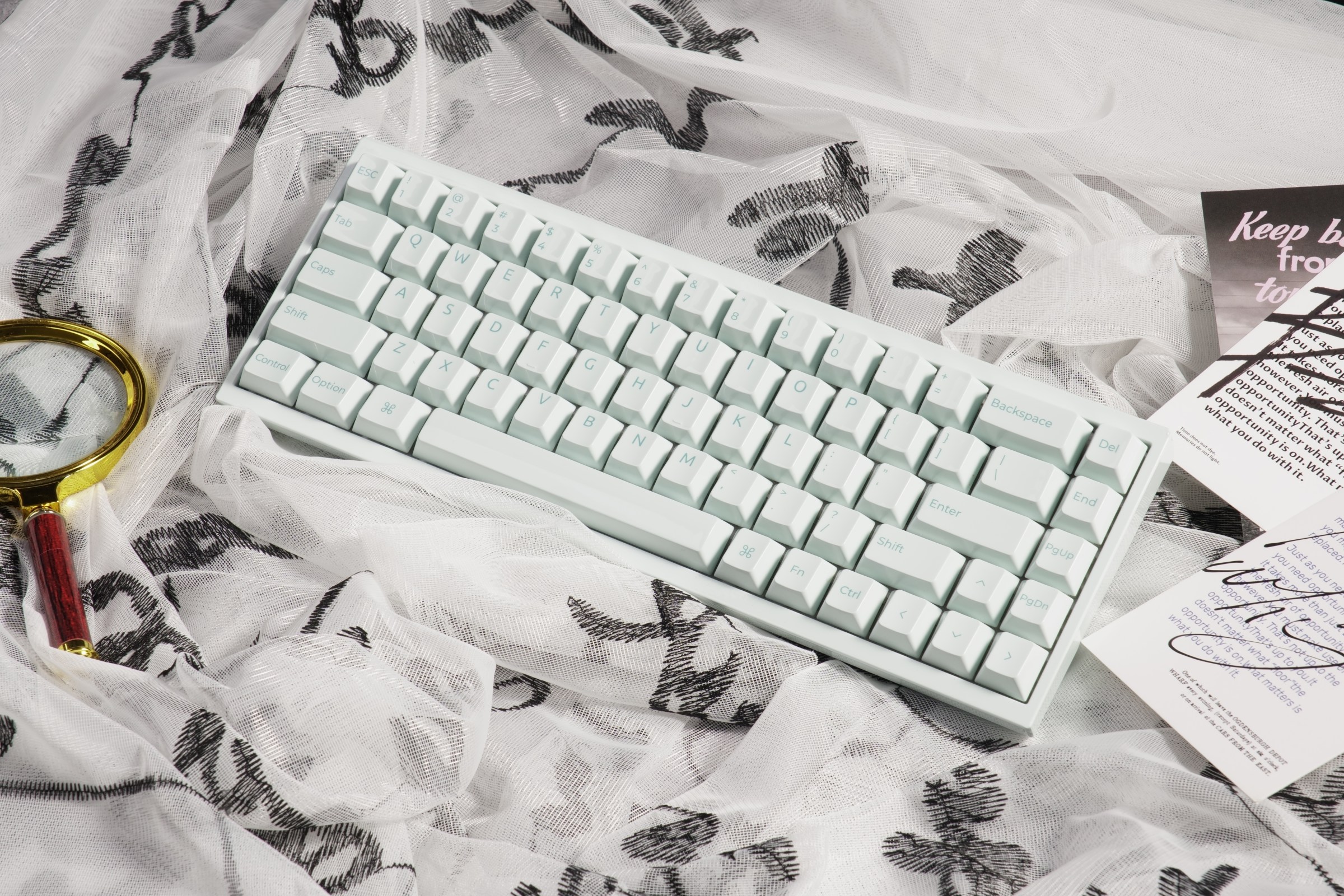 Keychron Luncurkan Keyboard Keramik Pertama dengan Teknologi Switch Magnetik Ultra Cepat