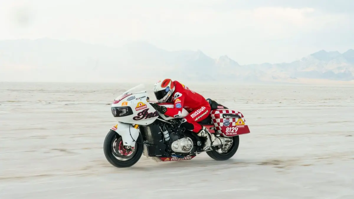 Indian Challenger Pecahkan Rekor Kecepatan 321.87 km/jam (200 Mph) di Bonneville Salt Flats