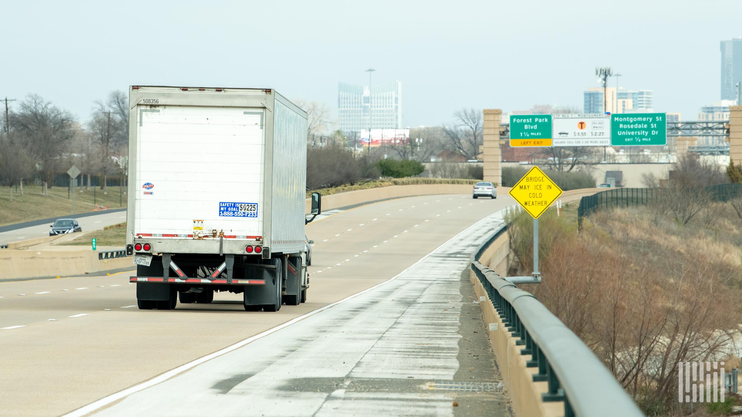 Barrett Directline Gabung dengan C&M Transport untuk Perluas Jangkauan Pengiriman