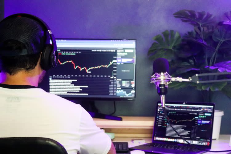 Meta dan AI: Peluang dan Tantangan Saham Media Sosial Raksasa