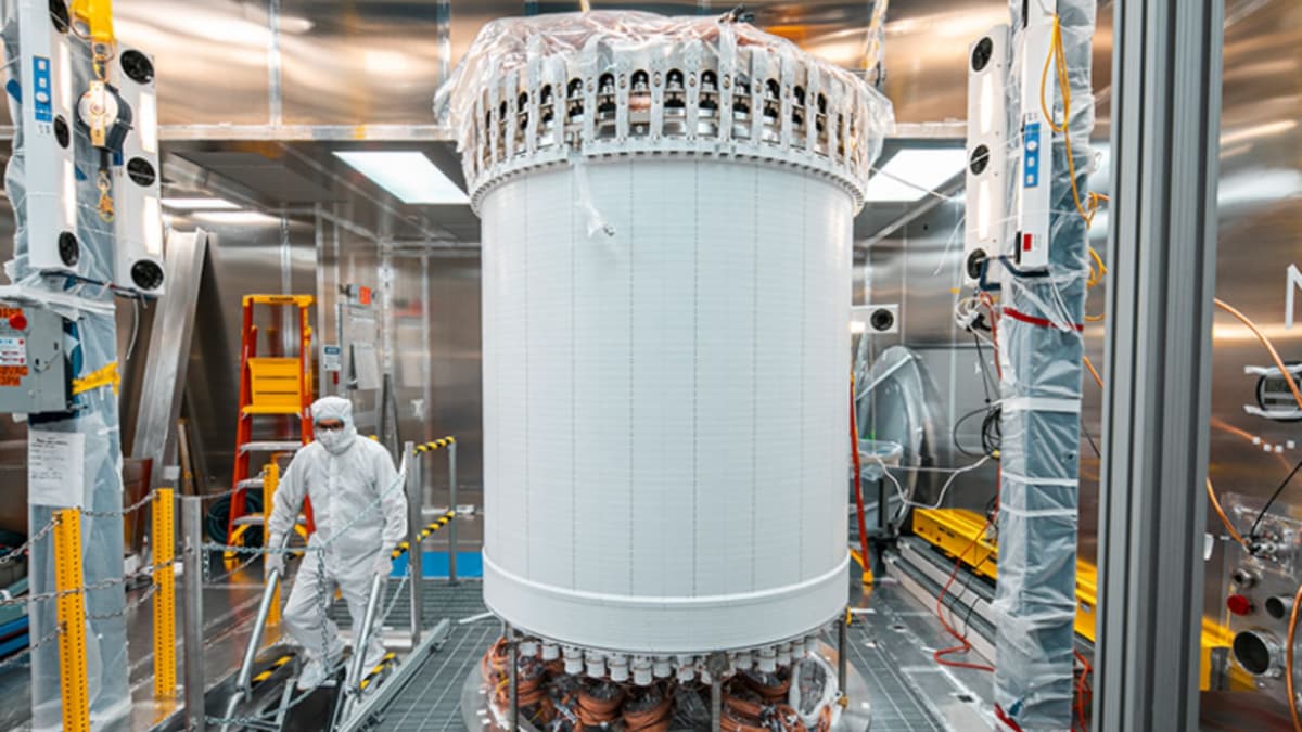 Terobosan Pengurangan Radioaktivitas Bawa Detektor Materi Gelap Lebih Sensitif