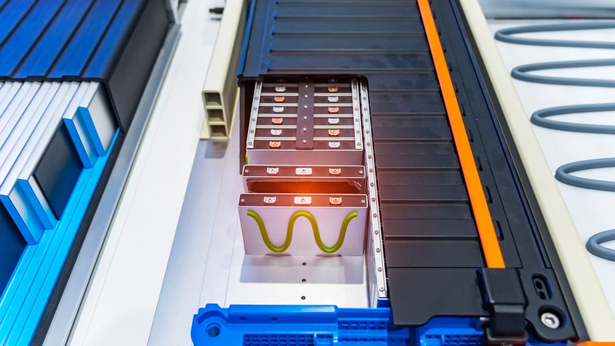 Model Baru dari MIT Mempercepat Pengisian Baterai Lithium-Ion dengan Cara Revolusioner