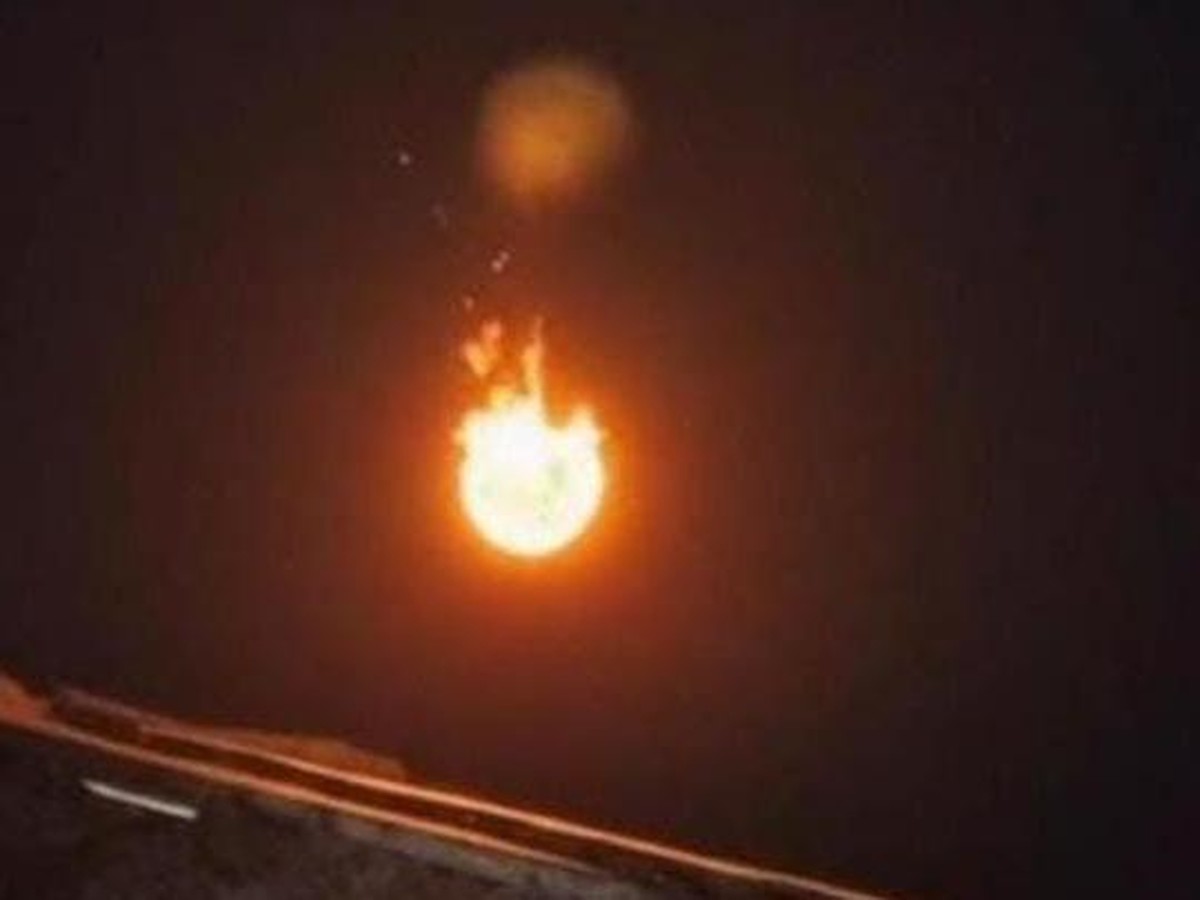 Meteor Besar Terang dan Dentuman Keras Kagetkan Warga Cirebon