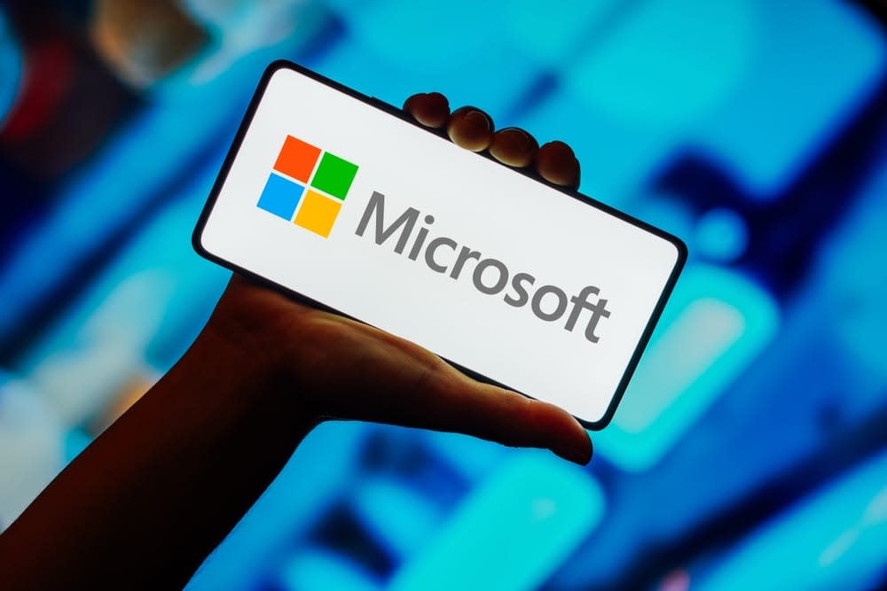 Microsoft Terus Tumbuh Pesat Berkat Cloud dan AI, Saham Melambung 45%