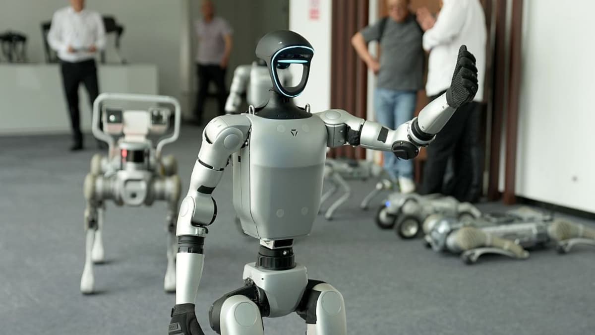 Sistem Wearable HumanoidExo dari China Mempercepat Robot Pintar Belajar Berjalan