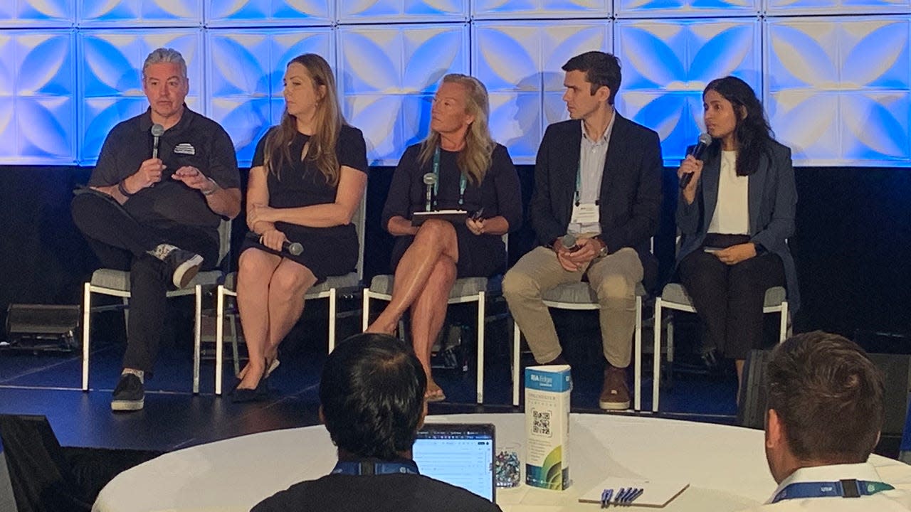 Prediksi 2026: Agen AI Mengubah Cara Kerja Penasihat Investasi