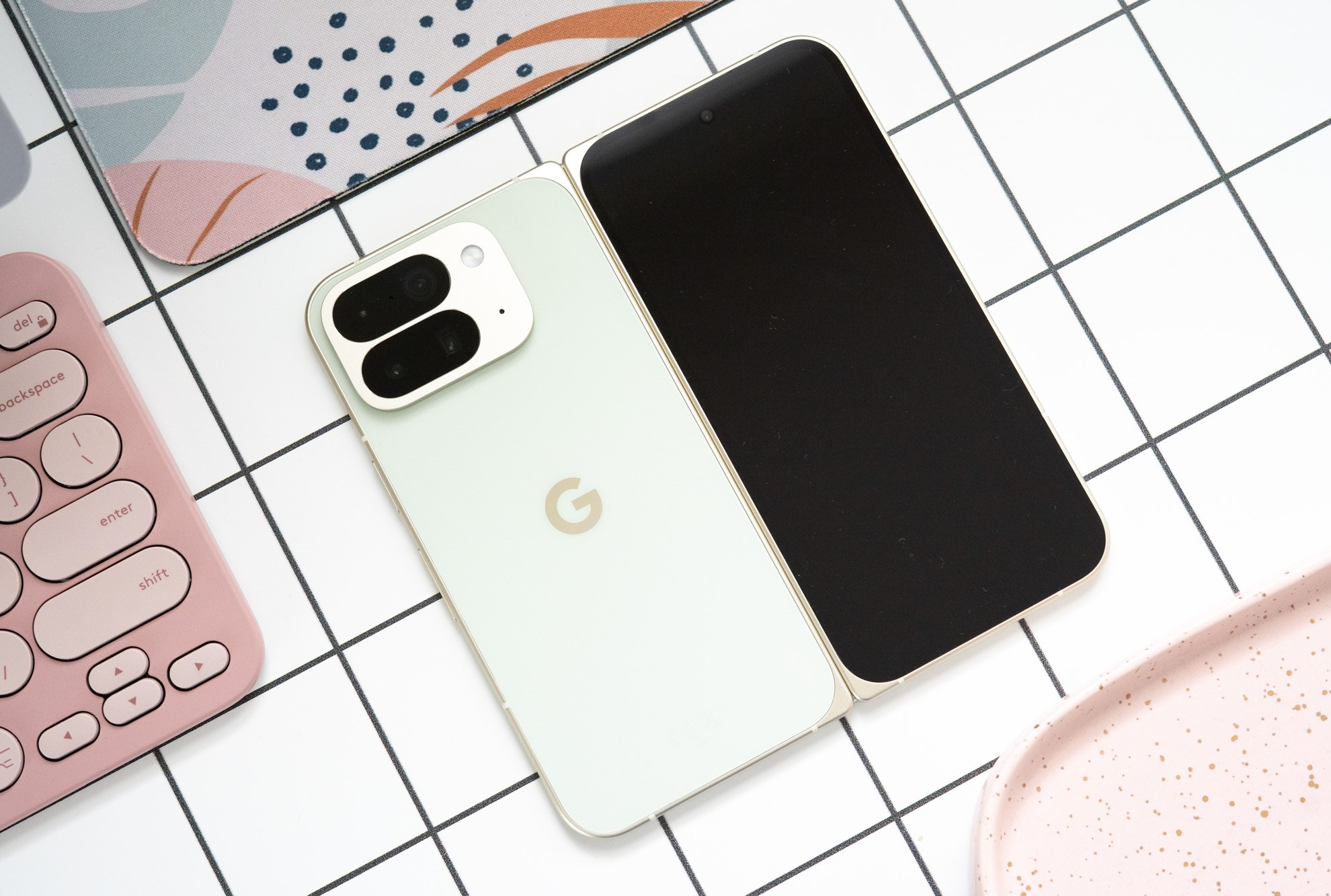 Google Pixel 10 Pro Fold: Lipat Tahan Debu Air Pertama dengan Harga Mahal