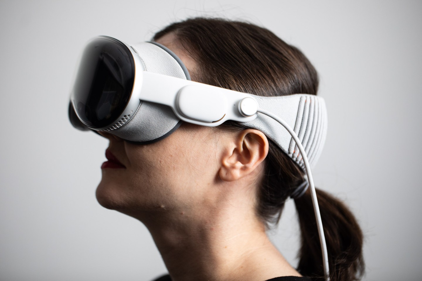 Apple Vision Pro Hadirkan Pengalaman Nonton Los Angeles Lakers Secara Imersif