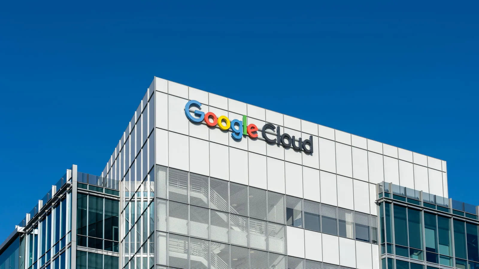 Transformasi Infrastruktur Cloud: Platform Khusus Dorong Pengembangan AI Perusahaan