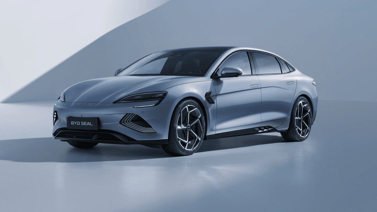 BYD Seal 05 DM-i 2026: Rekor Jarak Tempuh Plug-in Hybrid Terbaru