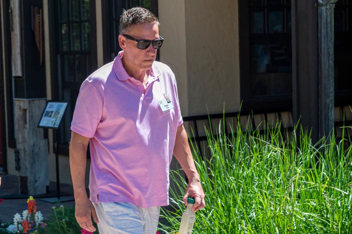 Saham Crypto Peter Thiel Mengalami Fluktuasi Setelah Pengumuman Tarif Trump ke China