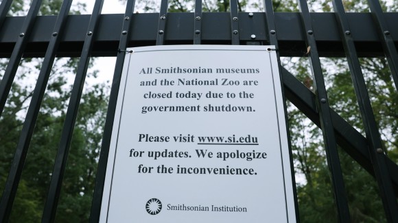 Dampak Shutdown Pemerintah AS: Pengurangan Dana dan Pemecatan Massal di Dunia Sains