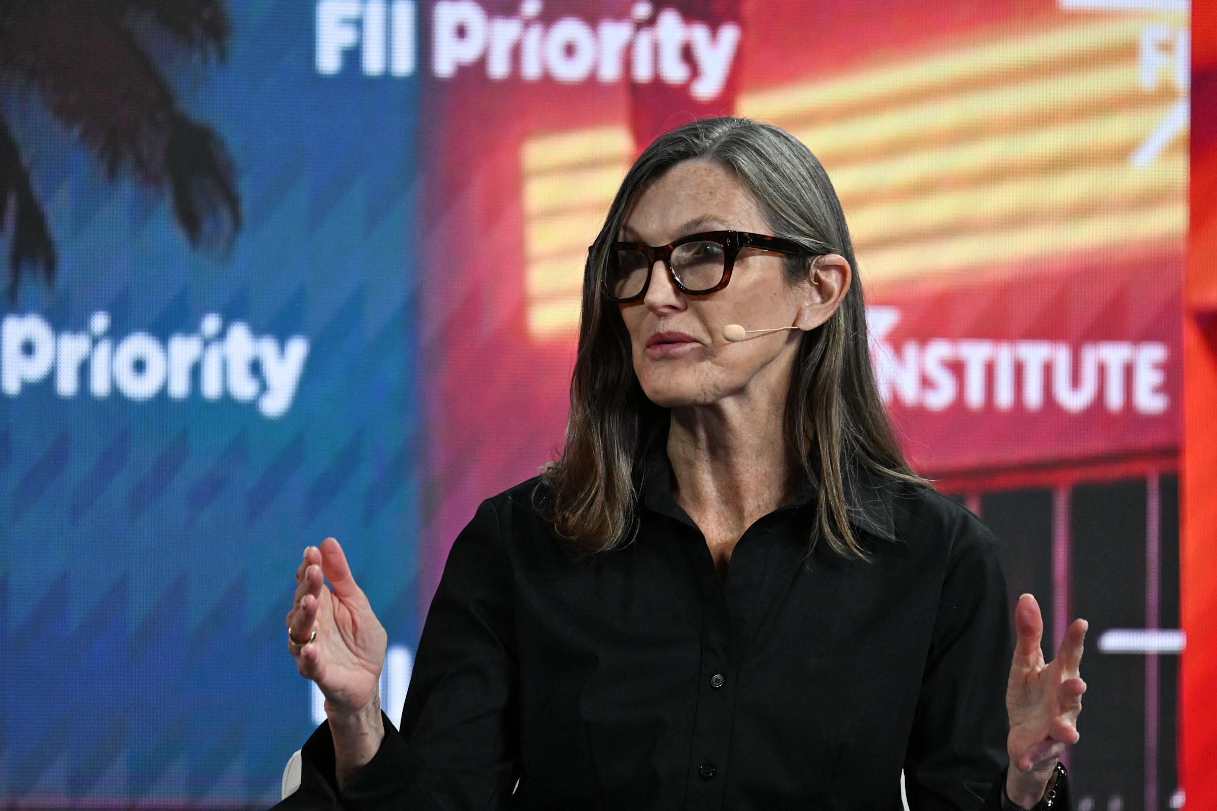 Cathie Wood: AI di Bidang Kesehatan Beri Peluang Untung Besar Untuk Investor