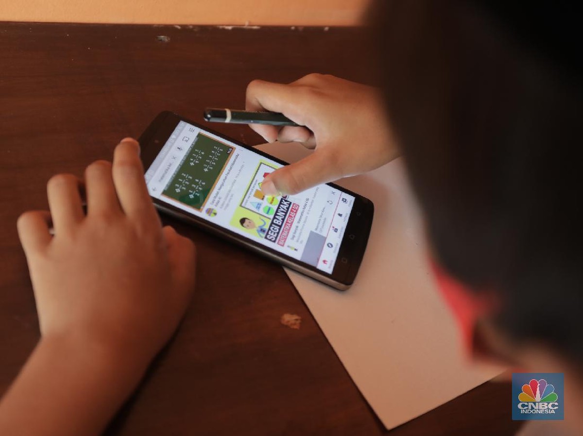 Komdigi Umumkan Pemenang Lelang Frekuensi 1,4 GHz untuk Internet Murah