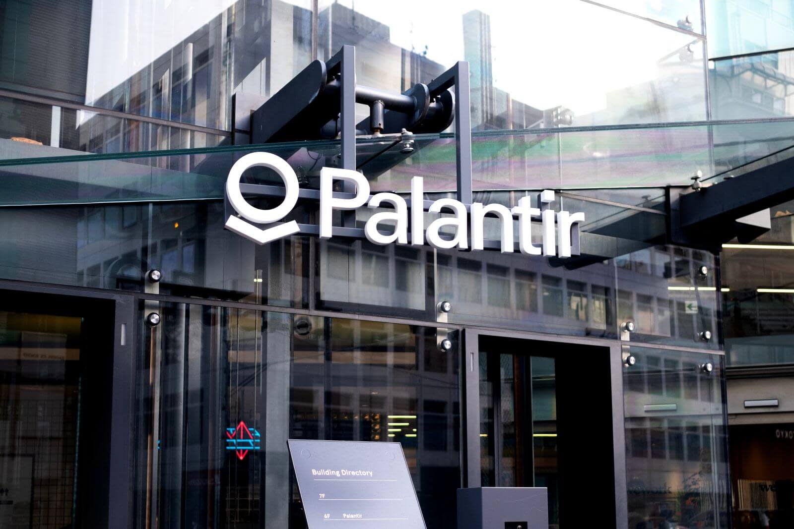 Palantir Terus Meroket, Target Harga Naik Jadi Rp 3.31 triliun ($201 M) eski Valuasi Tinggi