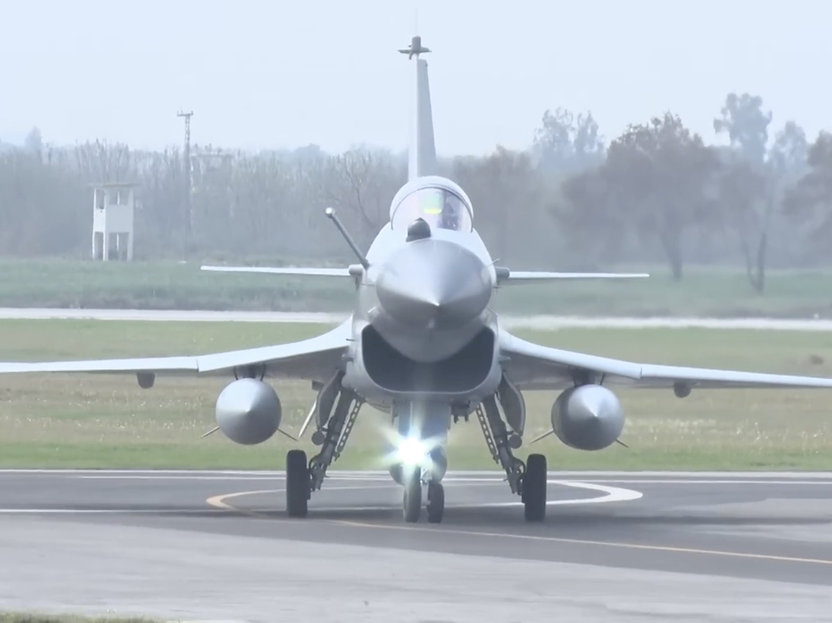 Indonesia Setujui Anggaran Rp149 Triliun untuk Beli Jet Tempur Chengdu J-10