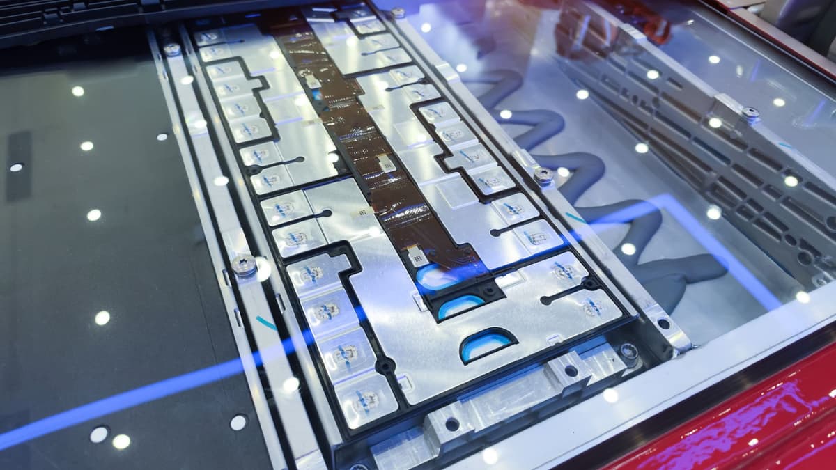 Anoda Hibrida Baru untuk Baterai Isi Cepat dan Tahan Lama di Kendaraan Listrik