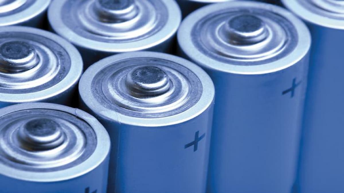 Lapisan Ion Perak Ultrathin Cegah Dendrit Baterai Lithium-Metal Berbahaya