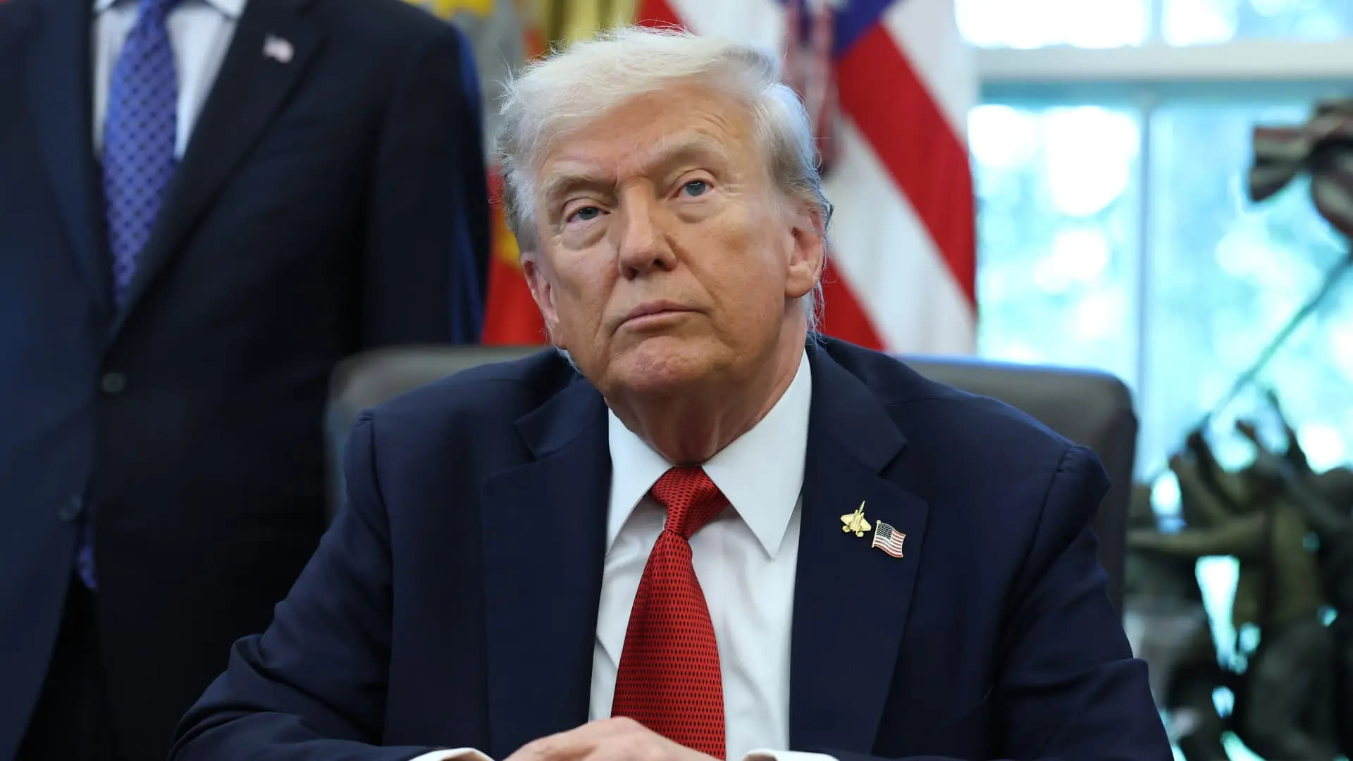 Pasar Kripto Terpuruk Karena Tarif dan Masalah Bank, Namun Ada Harapan