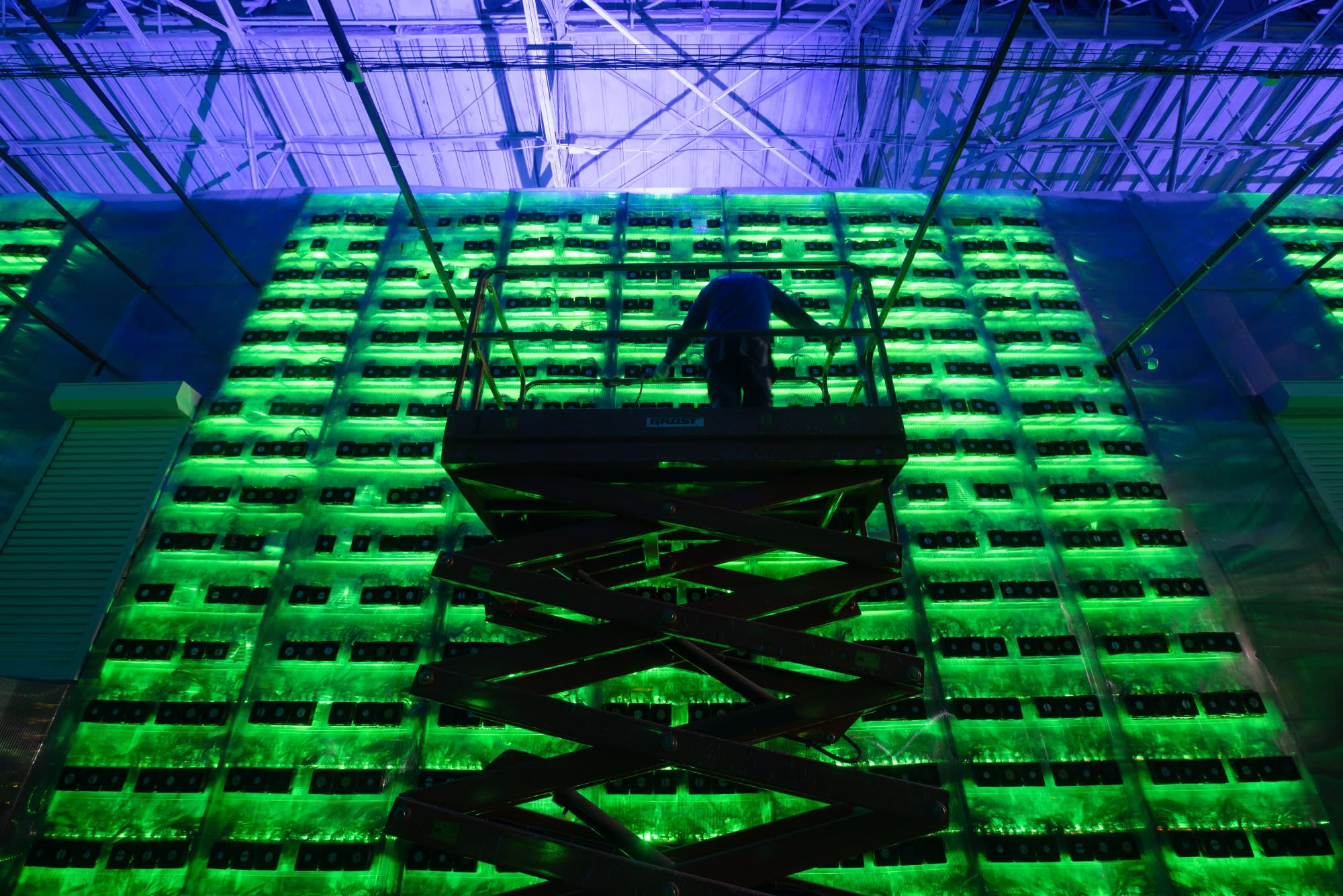 Penambang Bitcoin Jadi Pemenang Utama dengan Transformasi ke AI dan HPC