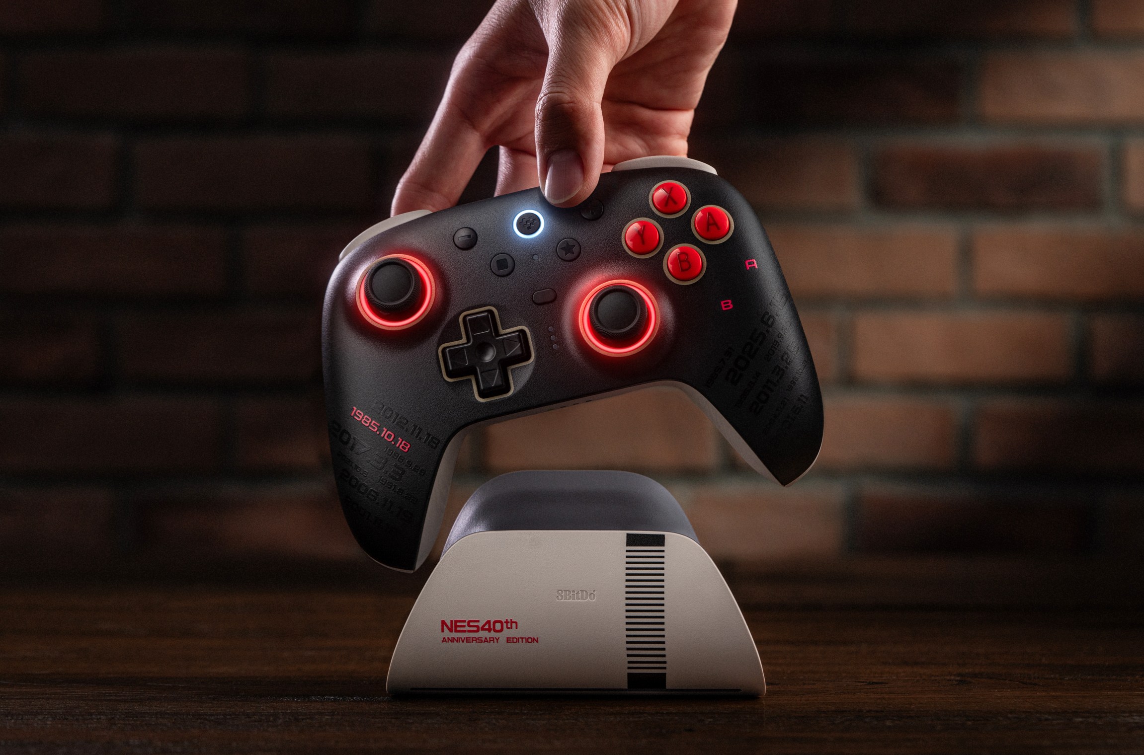 8BitDo Rayakan 40 Tahun NES dengan Koleksi Controller dan Keyboard Baru