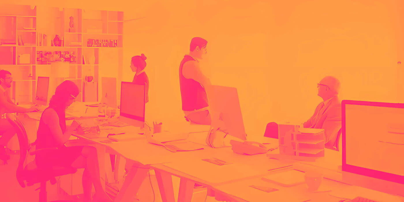 Menilik Kinerja Oxford Industries dan Saingannya di Musim Laporan Kuartal Kedua