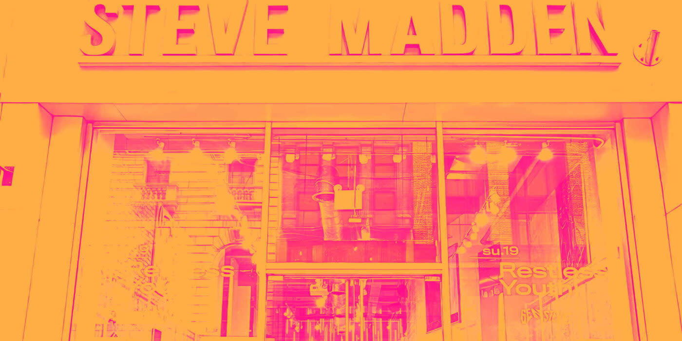 Memilih Saham Menguntungkan: Tumbuh atau Tergerus Persaingan Pasar?