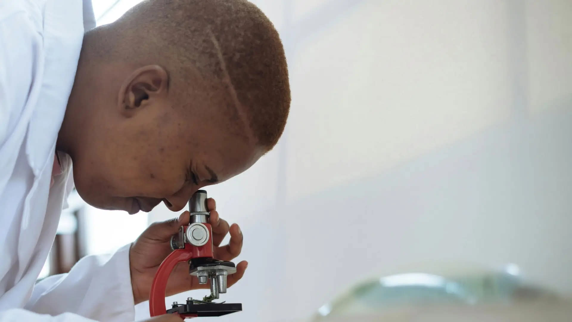 Aster Kembali ke DeFiLlama Meski Dugaan Wash-Trading Belum Tuntas