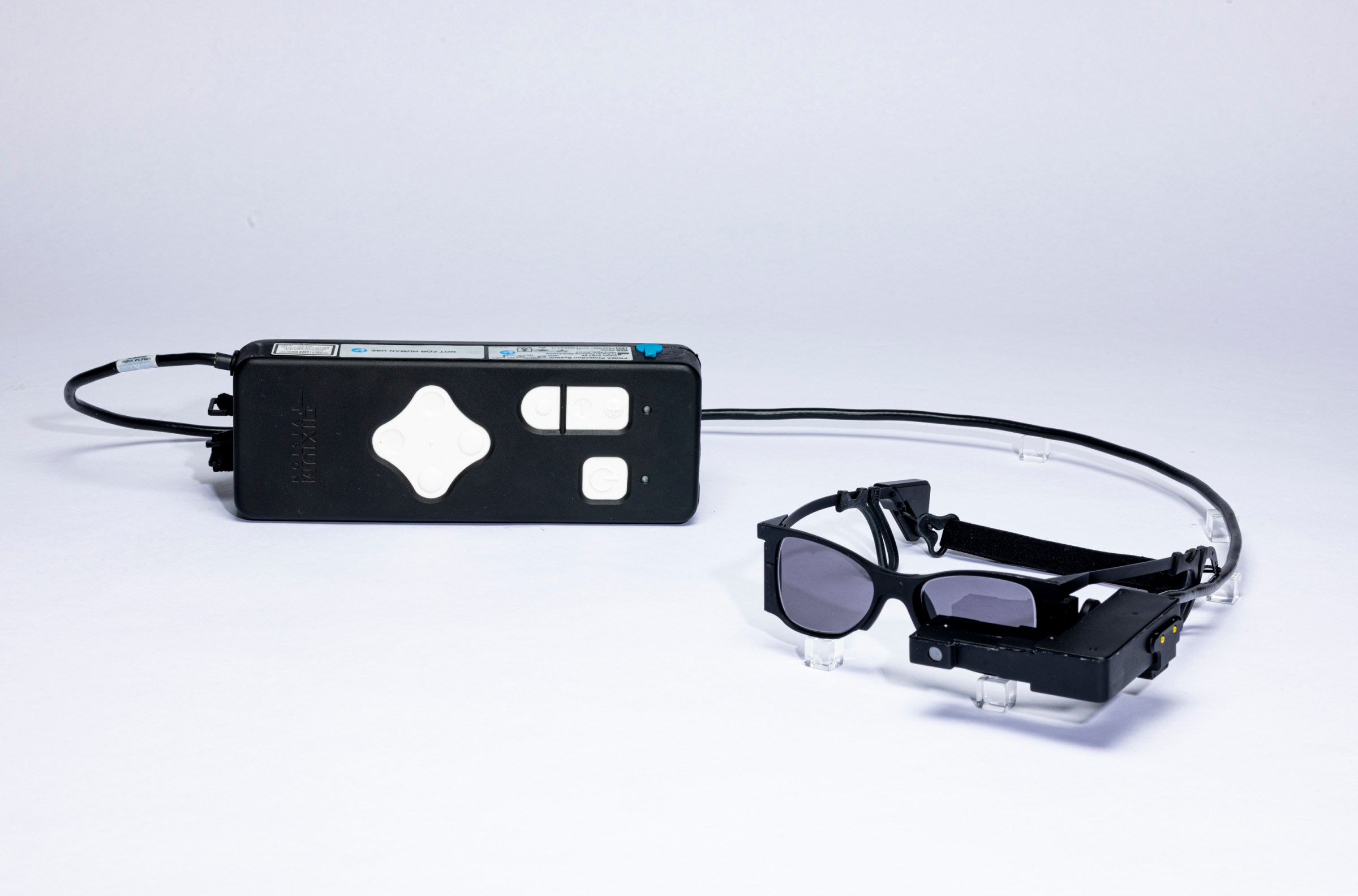 Implan Retina dan Kacamata Pintar Pulihkan Penglihatan Penderita AMD