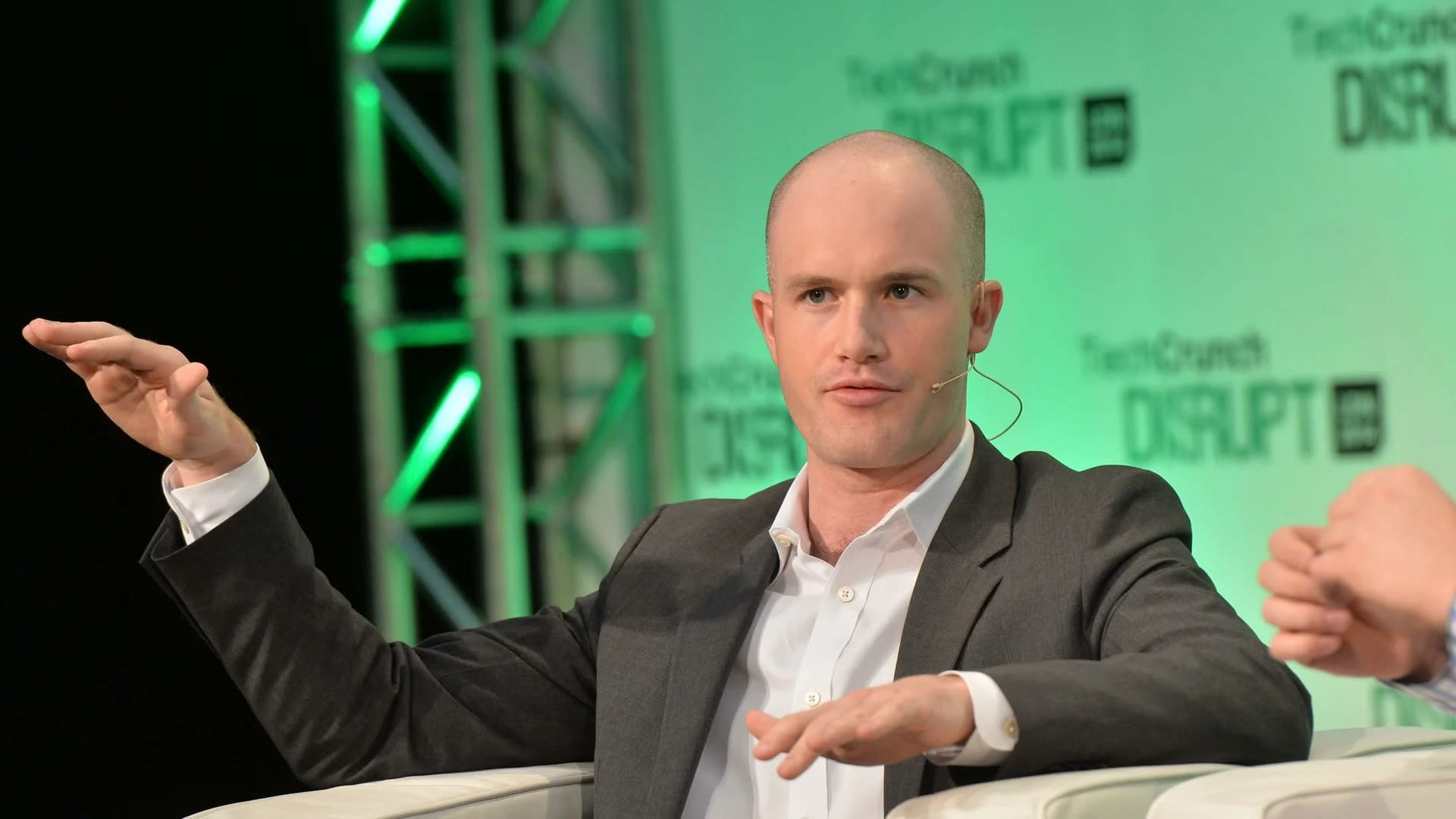 Bagaimana Kepemimpinan Brian Armstrong dan Trump Dorong Kekayaan Coinbase Miliaran