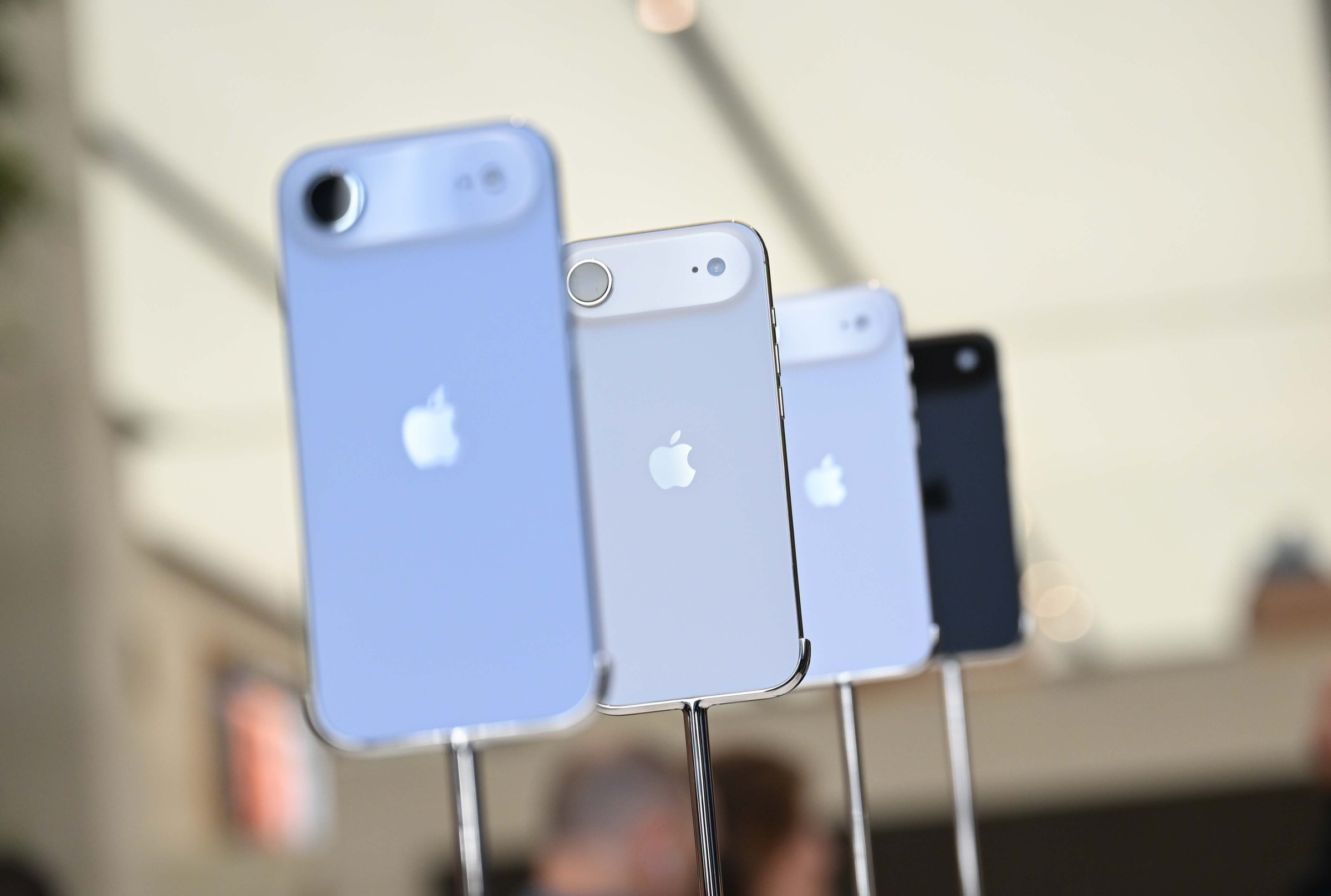 Apple Kurangi Produksi iPhone Air di Tengah Tantangan Ponsel Tipis