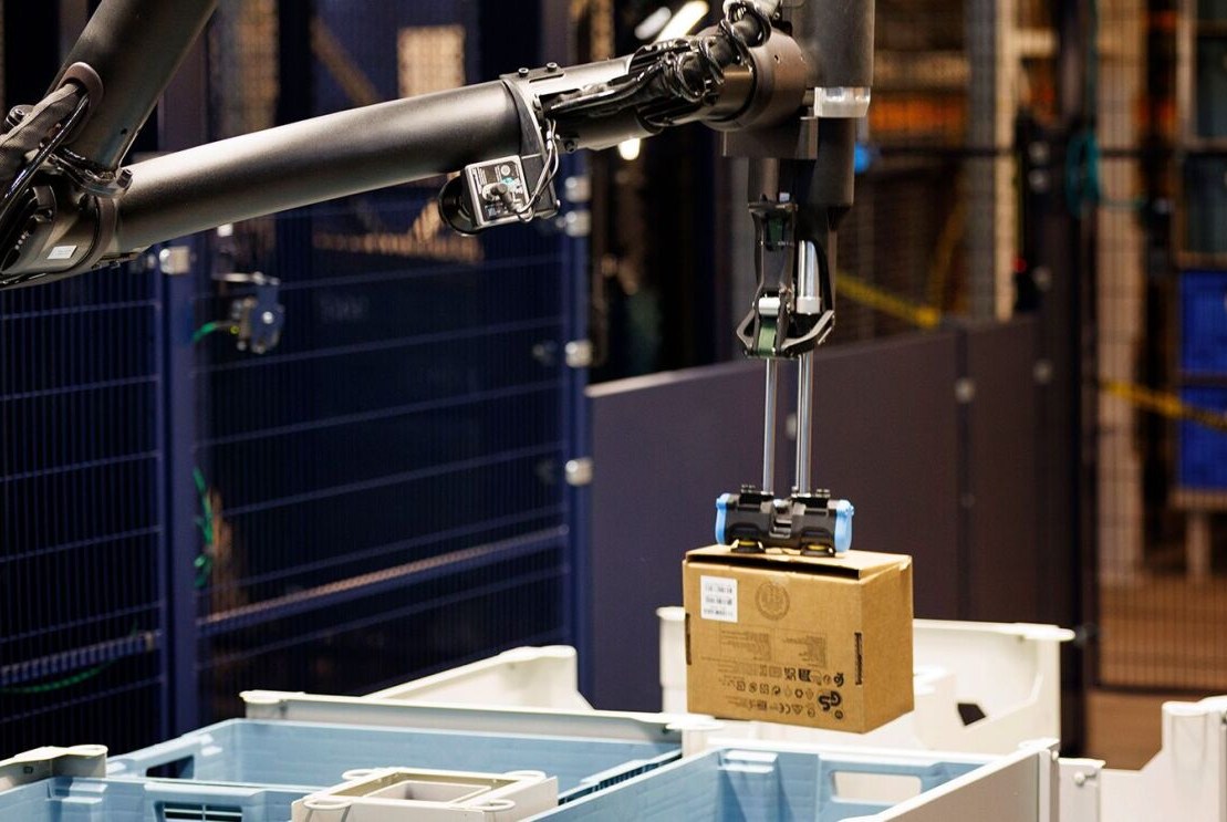 Amazon Memperkenalkan Robot Canggih untuk Tingkatkan Efisiensi dan Hadapi Masa Depan Kerja