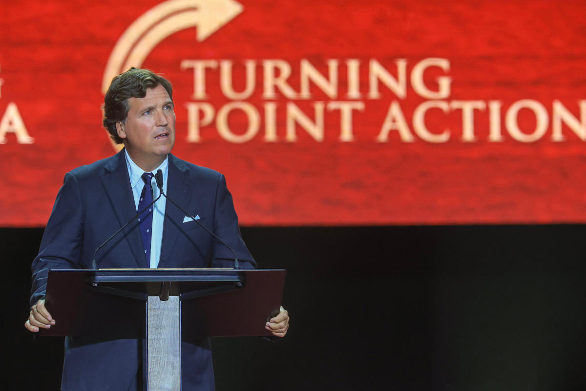 Tucker Carlson Curiga CIA di Balik Bitcoin, Komunitas Kripto Menolak Keras