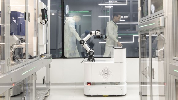 AI DrugReflector Mempercepat Penemuan Obat dengan Data Gen Ekspresi Sel