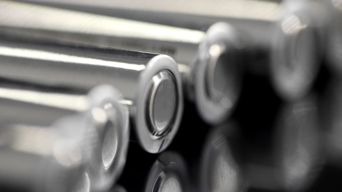 Baterai Organik Polimer 3D Terobosan Baru dengan Voltase Tinggi dan Umur Panjang