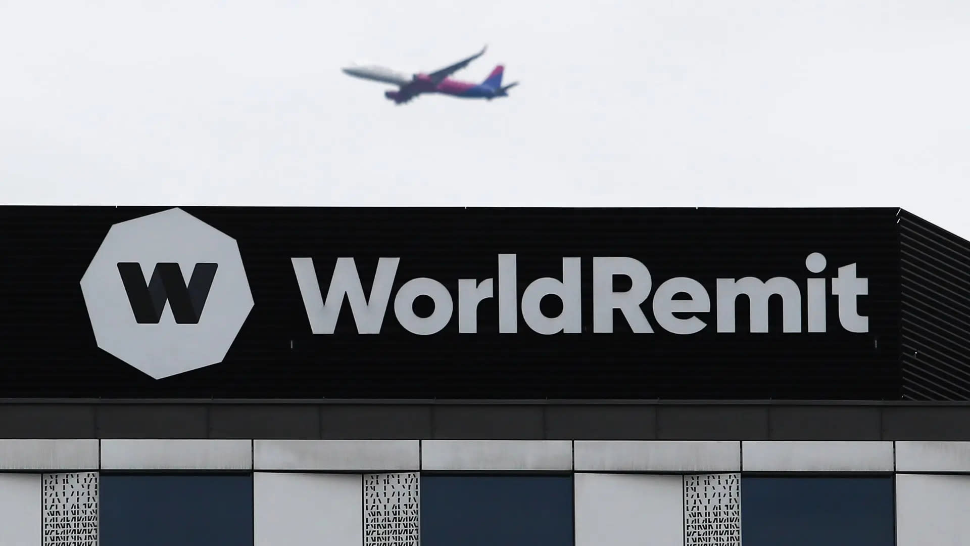 Perusahaan Remittance Besar Berlomba Meluncurkan Wallet Stablecoin untuk Kirim Uang Lebih Murah