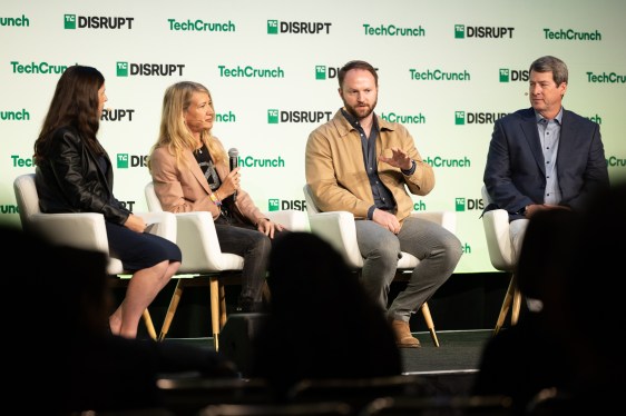 AI dan Kecerdasan di Orbit: Inovasi Revolusioner di TechCrunch Disrupt 2025