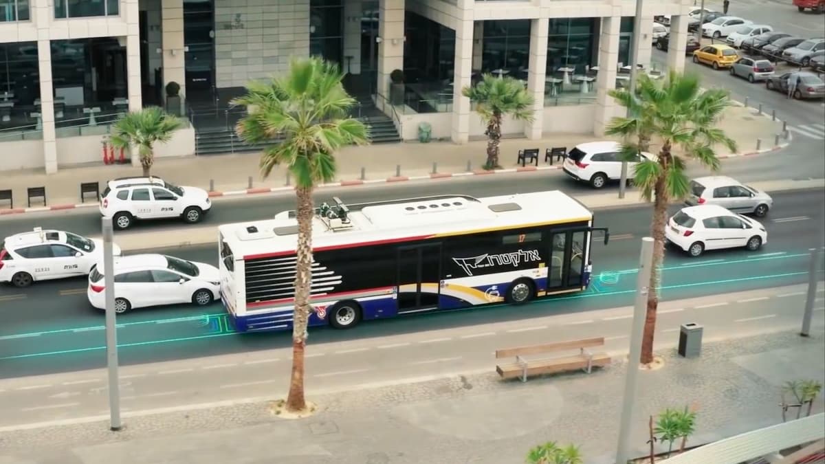 Prancis Luncurkan Jalan Tol Pertama dengan Pengisian Dinamis Kendaraan Listrik