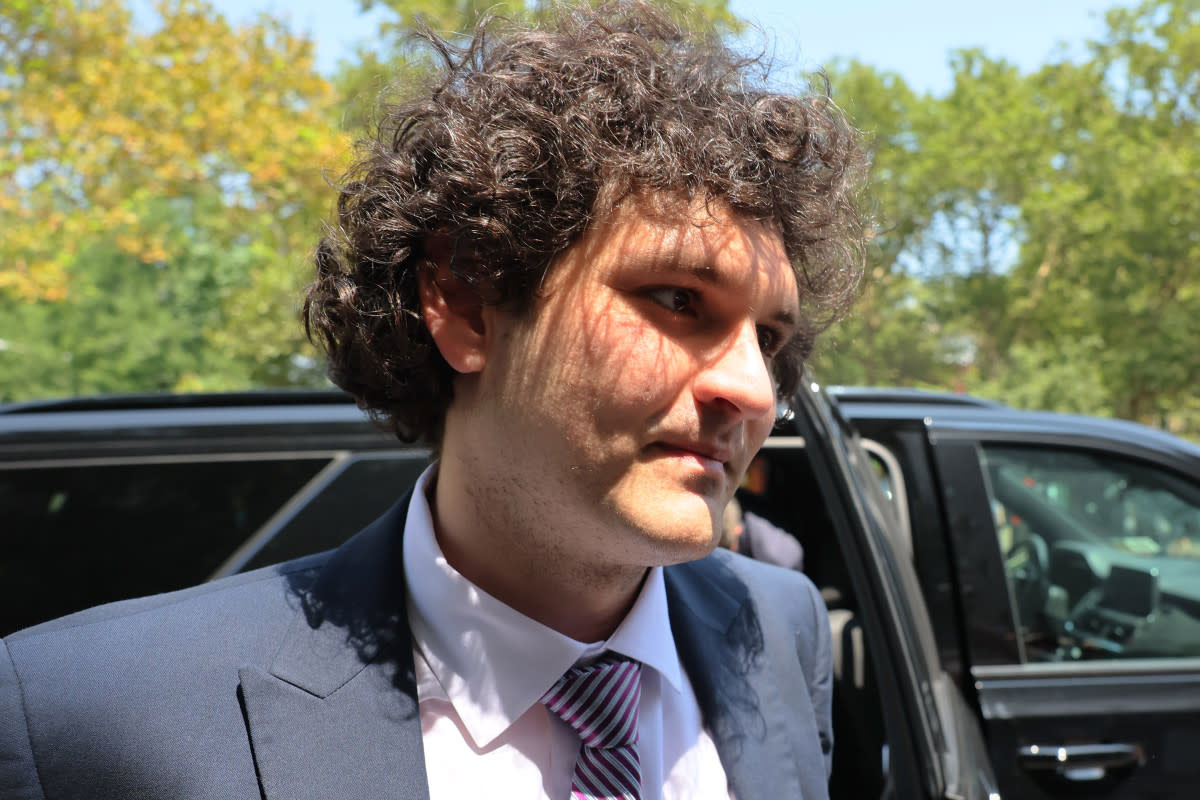 Dinamika Hebat di Dunia Kripto: Dari Rekor Bitcoin Hingga Grasi Presiden Trump